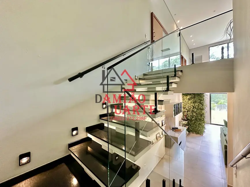 Foto 9 de Casa de Condomínio com 3 quartos à venda, 329m2 em Jardim do Golf I, Jandira - SP