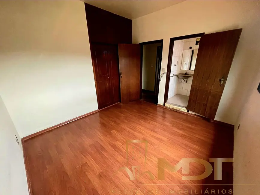 Casa com 7 quartos à venda, 549m2 em Jardim dos Comerciários (Venda Nova), Belo Horizonte - MG - imagem 4 Foto 4 de Casa com 7 quartos à venda, 549m2 em Jardim dos Comerciários (Venda Nova), Belo Horizonte - MG