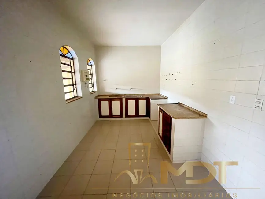 Casa com 7 quartos à venda, 549m2 em Jardim dos Comerciários (Venda Nova), Belo Horizonte - MG - imagem 8 Foto 8 de Casa com 7 quartos à venda, 549m2 em Jardim dos Comerciários (Venda Nova), Belo Horizonte - MG