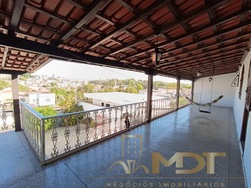 Casa com 4 quartos à venda, 314m2 em Eymard, Belo Horizonte - MG - imagem 7 Foto 7 de Casa com 4 quartos à venda, 314m2 em Eymard, Belo Horizonte - MG