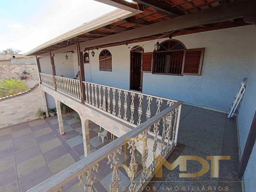 Casa com 4 quartos à venda, 314m2 em Eymard, Belo Horizonte - MG - imagem 3 Foto 3 de Casa com 4 quartos à venda, 314m2 em Eymard, Belo Horizonte - MG