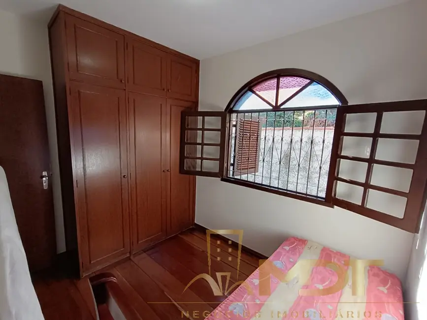Casa com 4 quartos à venda, 314m2 em Eymard, Belo Horizonte - MG - imagem 8 Foto 8 de Casa com 4 quartos à venda, 314m2 em Eymard, Belo Horizonte - MG