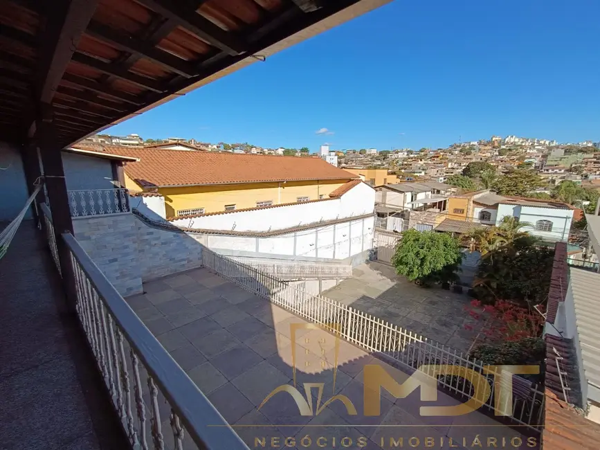 Casa com 4 quartos à venda, 314m2 em Eymard, Belo Horizonte - MG - imagem 5 Foto 5 de Casa com 4 quartos à venda, 314m2 em Eymard, Belo Horizonte - MG