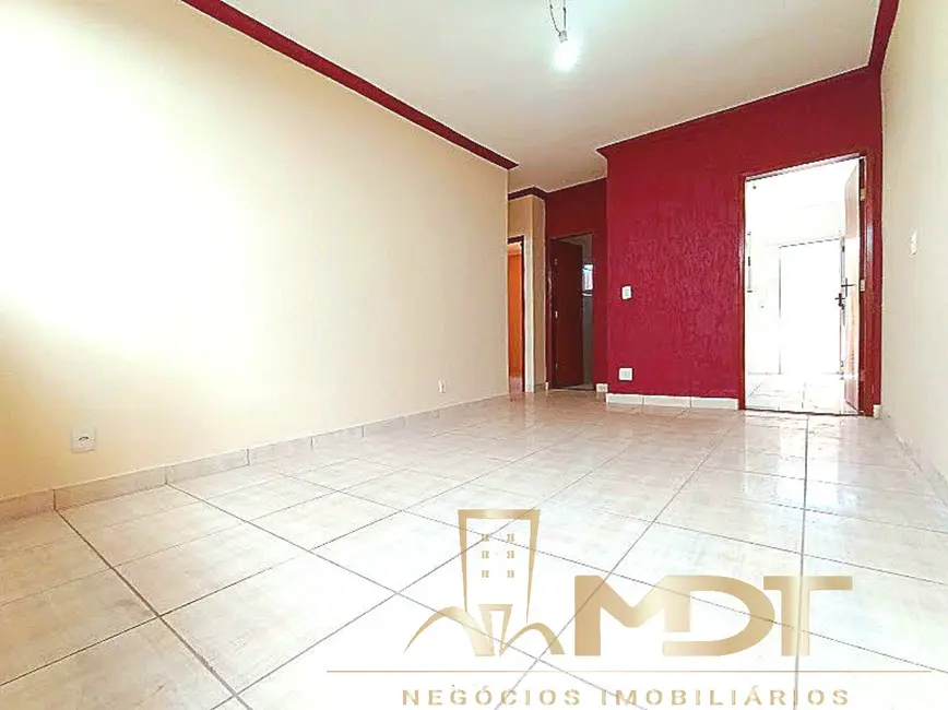 Foto 1 de Casa com 2 quartos à venda, 58m2 em Contagem - MG