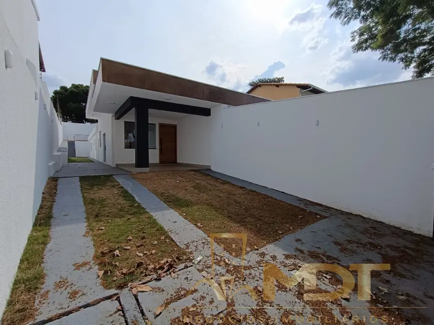 Casa com 3 quartos à venda, 100m2 em Copacabana, Belo Horizonte - MG - imagem 2 Foto 2 de Casa com 3 quartos à venda, 100m2 em Copacabana, Belo Horizonte - MG