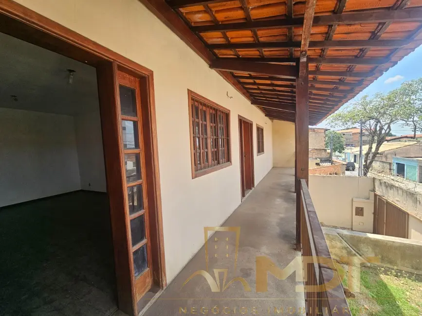 Foto 1 de Casa com 4 quartos à venda, 232m2 em Copacabana, Belo Horizonte - MG