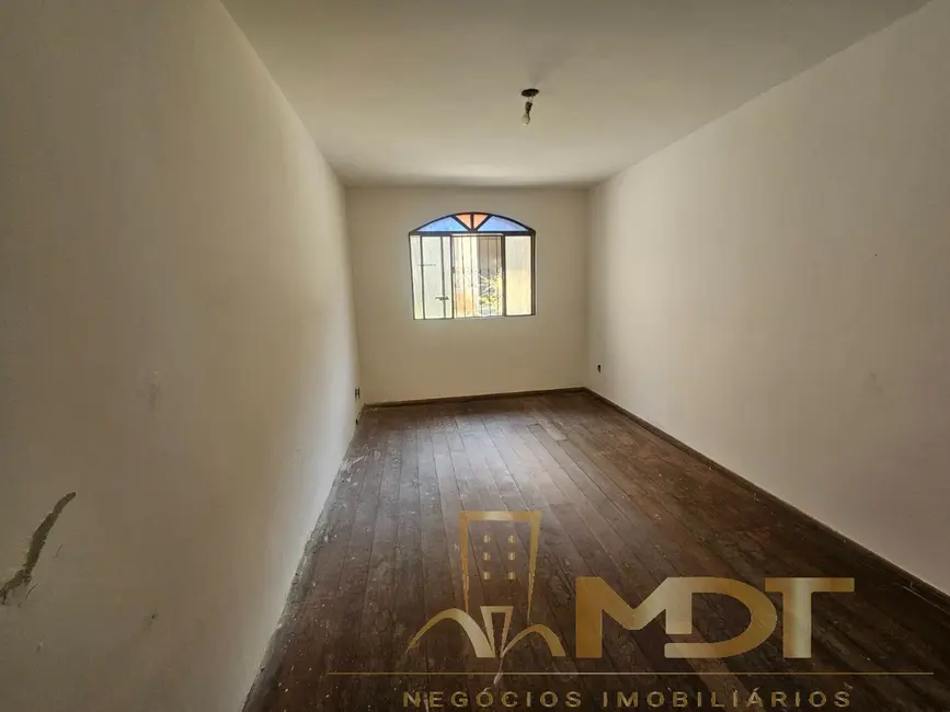 Foto 7 de Casa com 4 quartos à venda, 232m2 em Copacabana, Belo Horizonte - MG