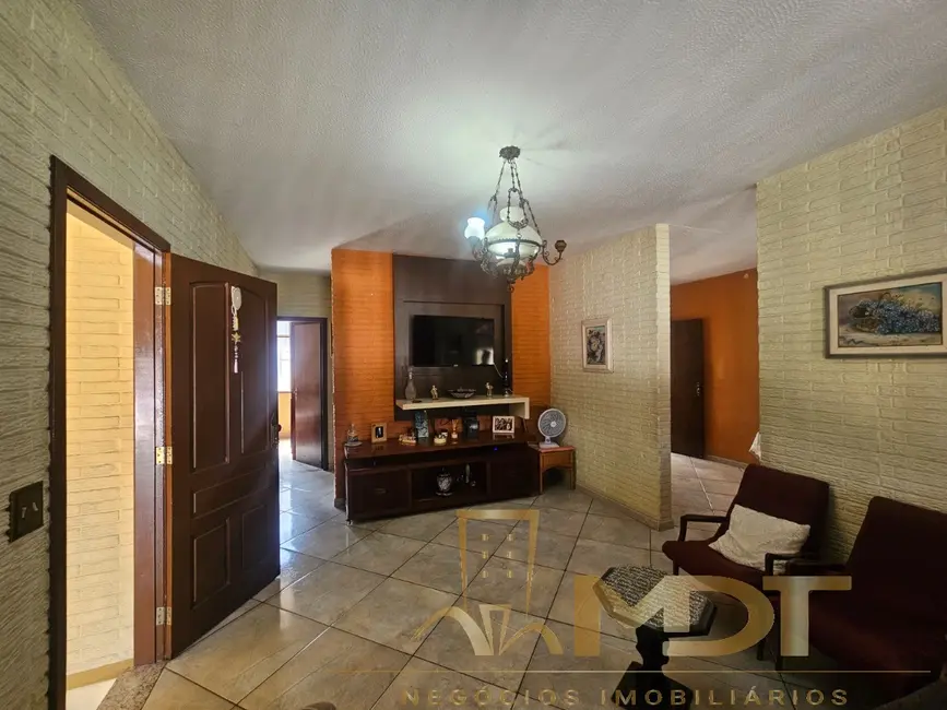 Casa com 4 quartos à venda, 260m2 em Copacabana, Belo Horizonte - MG - imagem 1 Foto 1 de Casa com 4 quartos à venda, 260m2 em Copacabana, Belo Horizonte - MG