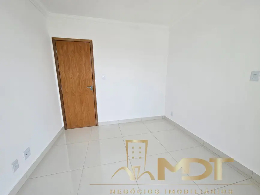 Foto 2 de Casa com 2 quartos à venda, 110m2 em São João Batista (Venda Nova), Belo Horizonte - MG