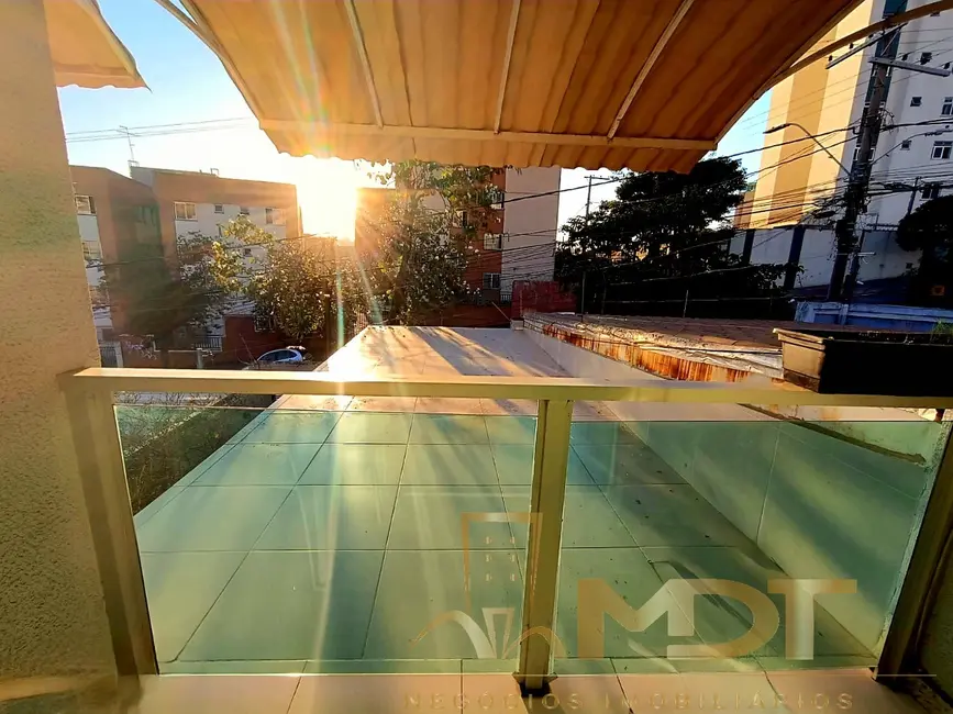 Foto 2 de Casa com 3 quartos à venda, 90m2 em Heliópolis, Belo Horizonte - MG