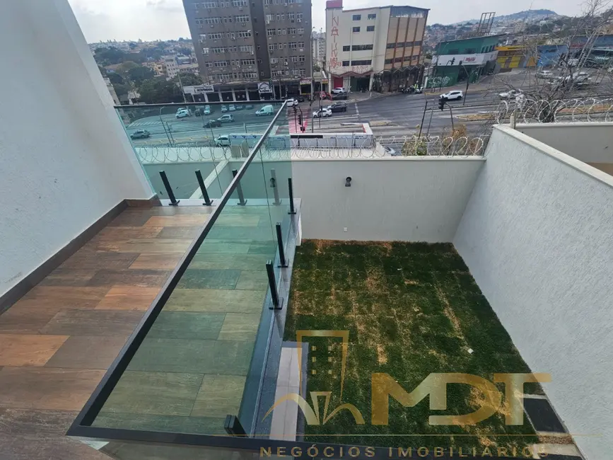 Foto 2 de Casa com 4 quartos à venda, 209m2 em Planalto, Belo Horizonte - MG