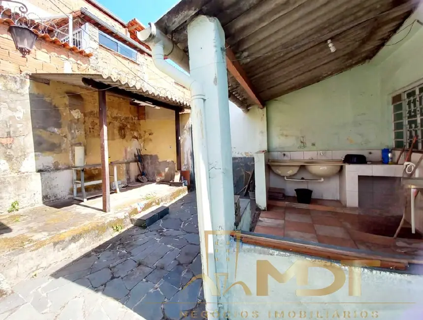 Foto 8 de Casa com 2 quartos à venda, 114m2 em Santa Cruz, Belo Horizonte - MG