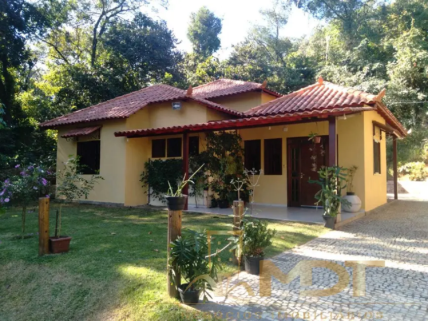 Foto 1 de Casa com 2 quartos à venda, 110m2 em Saraiva, Betim - MG