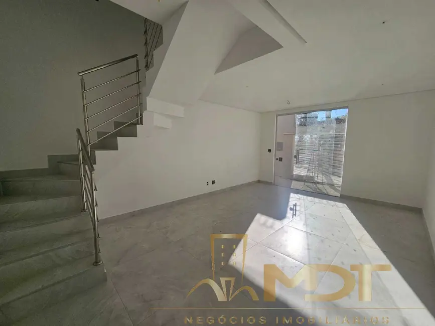 Casa com 3 quartos à venda, 163m2 em Planalto, Belo Horizonte - MG - imagem 4 Foto 4 de Casa com 3 quartos à venda, 163m2 em Planalto, Belo Horizonte - MG