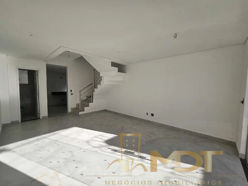 Casa com 3 quartos à venda, 163m2 em Planalto, Belo Horizonte - MG - imagem 3 Foto 3 de Casa com 3 quartos à venda, 163m2 em Planalto, Belo Horizonte - MG
