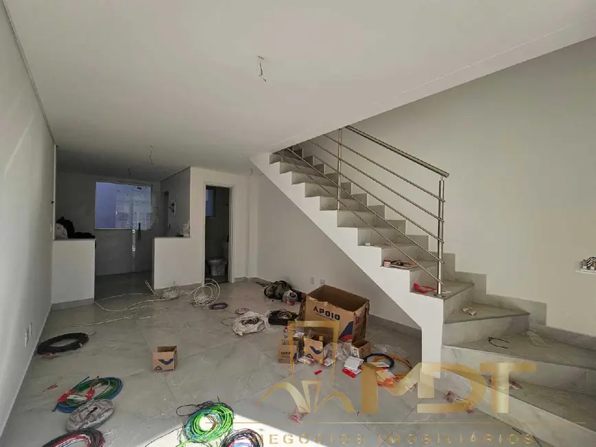 Casa com 2 quartos à venda, 130m2 em Planalto, Belo Horizonte - MG - imagem 4 Foto 4 de Casa com 2 quartos à venda, 130m2 em Planalto, Belo Horizonte - MG