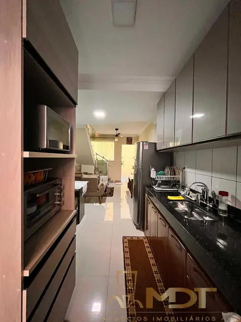 Foto 2 de Casa com 2 quartos à venda, 80m2 em Céu Azul, Belo Horizonte - MG