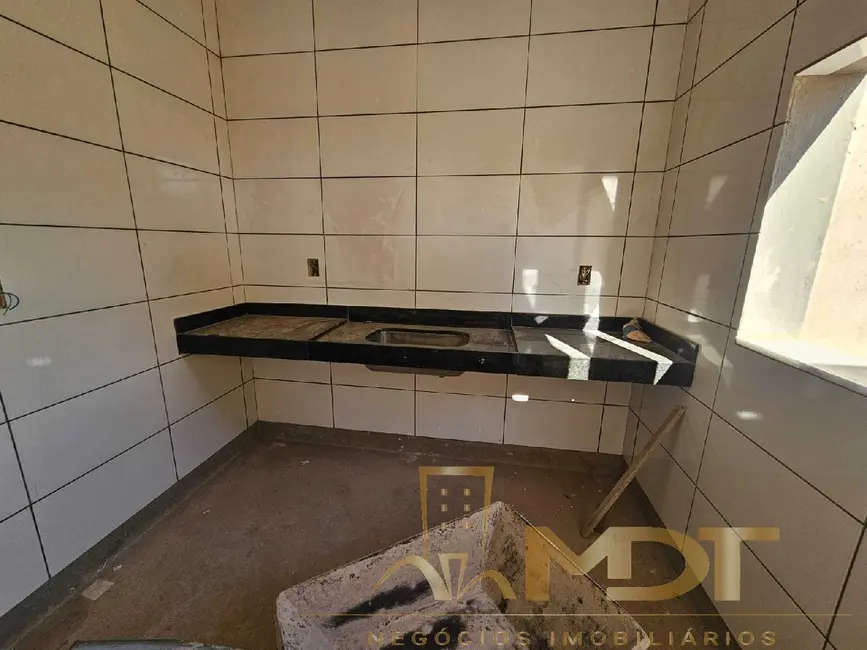 Casa com 2 quartos à venda, 65m2 em Jardim dos Comerciários (Venda Nova), Belo Horizonte - MG - imagem 2 Foto 2 de Casa com 2 quartos à venda, 65m2 em Jardim dos Comerciários (Venda Nova), Belo Horizonte - MG