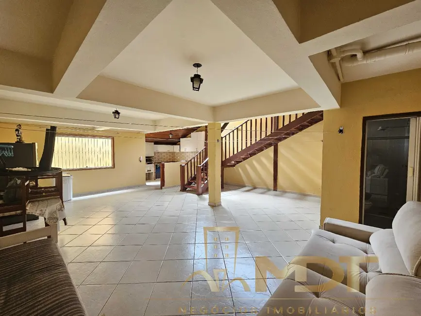 Casa com 4 quartos à venda, 145m2 em Santa Amélia, Belo Horizonte - MG - imagem 3 Foto 3 de Casa com 4 quartos à venda, 145m2 em Santa Amélia, Belo Horizonte - MG