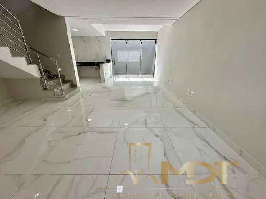 Casa com 3 quartos à venda, 128m2 em Santa Mônica, Belo Horizonte - MG - imagem 4 Foto 4 de Casa com 3 quartos à venda, 128m2 em Santa Mônica, Belo Horizonte - MG