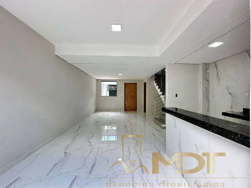 Foto 4 de Casa com 3 quartos à venda, 168m2 em Santa Mônica, Belo Horizonte - MG