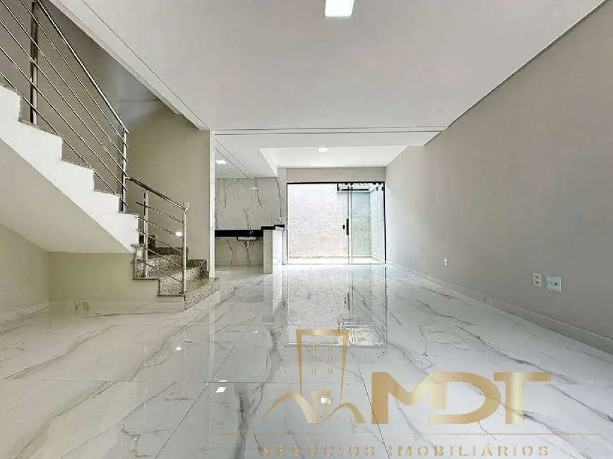 Foto 3 de Casa com 3 quartos à venda, 168m2 em Santa Mônica, Belo Horizonte - MG