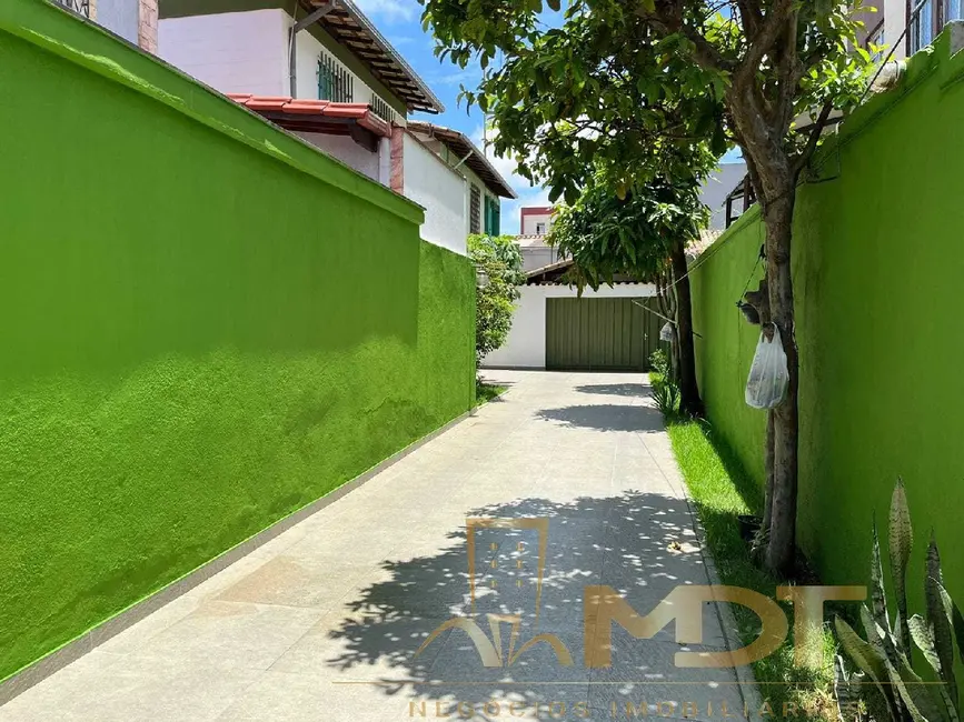 Foto 2 de Casa com 4 quartos à venda, 178m2 em Santa Mônica, Belo Horizonte - MG