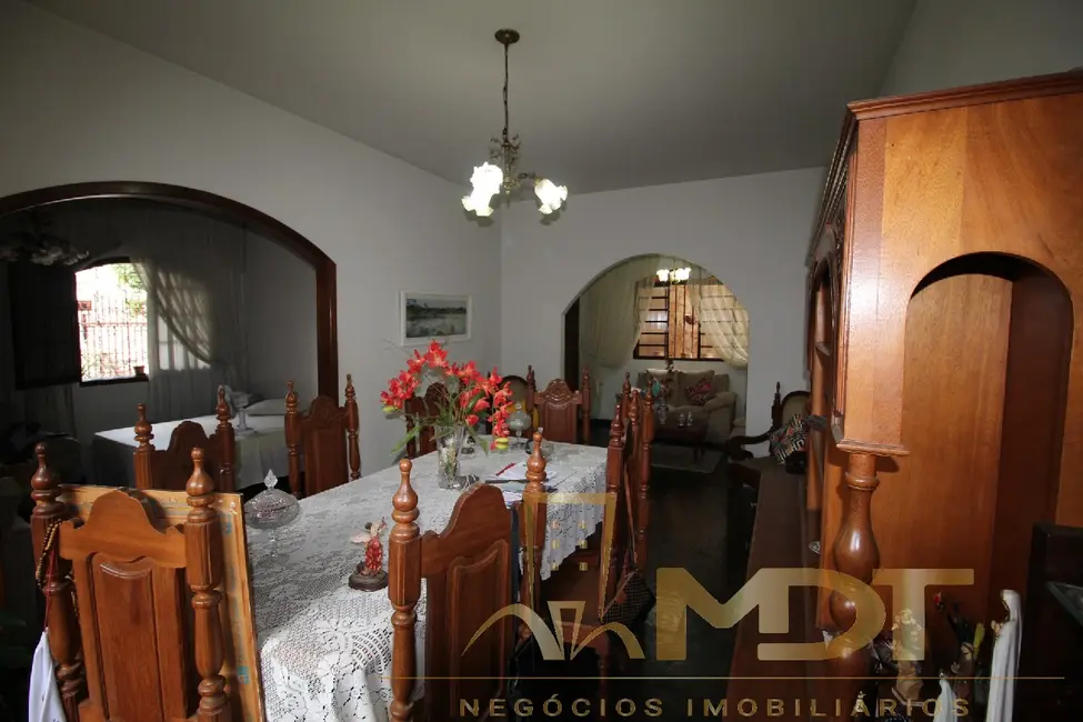 Foto 3 de Casa com 5 quartos à venda, 400m2 em Vila Cloris, Belo Horizonte - MG