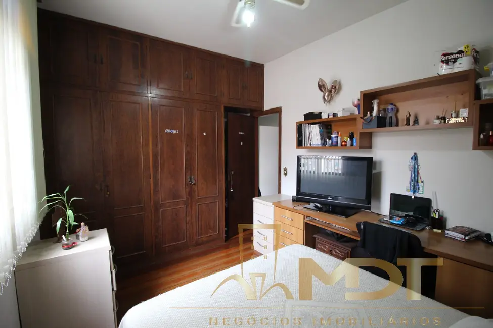 Foto 7 de Casa com 5 quartos à venda, 400m2 em Vila Cloris, Belo Horizonte - MG