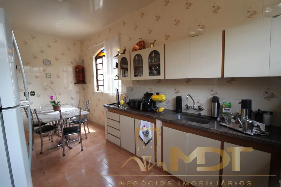 Foto 6 de Casa com 5 quartos à venda, 400m2 em Vila Cloris, Belo Horizonte - MG