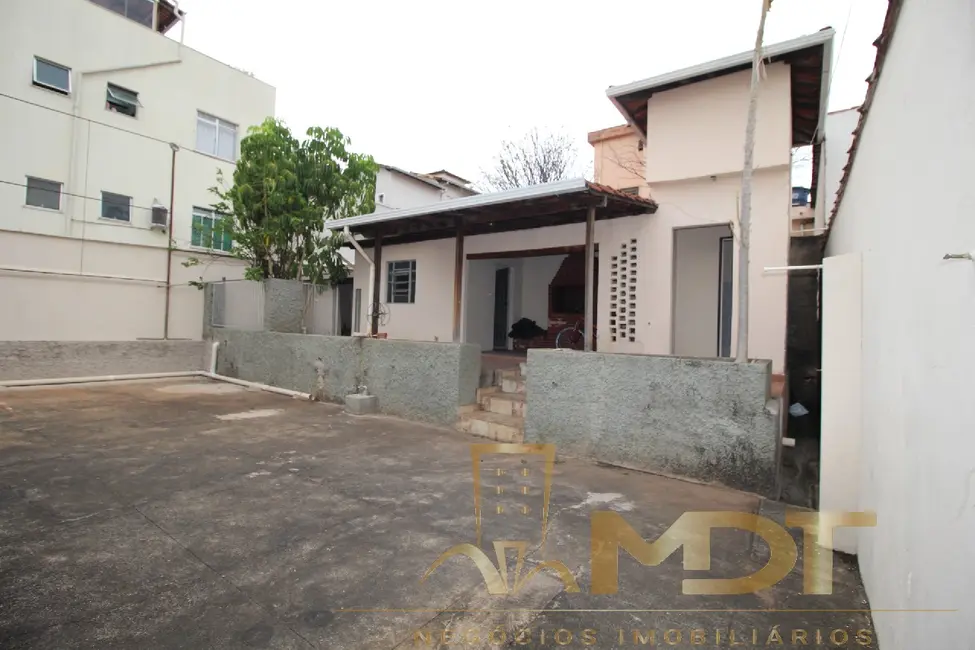 Casa com 4 quartos à venda, 200m2 em Santa Mônica, Belo Horizonte - MG - imagem 4 Foto 4 de Casa com 4 quartos à venda, 200m2 em Santa Mônica, Belo Horizonte - MG