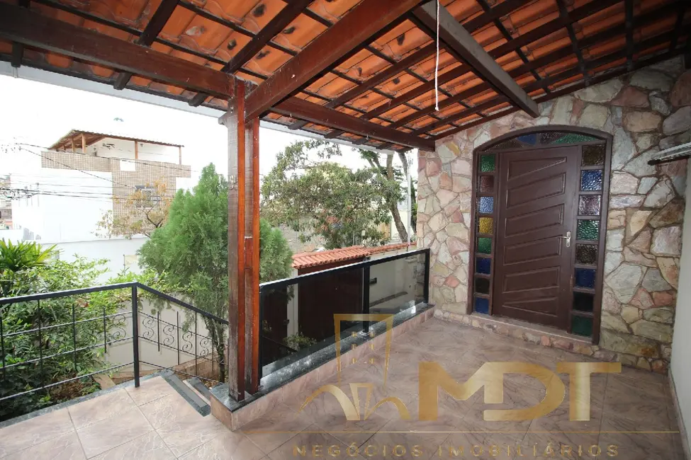 Foto 1 de Casa com 4 quartos à venda, 200m2 em Santa Mônica, Belo Horizonte - MG