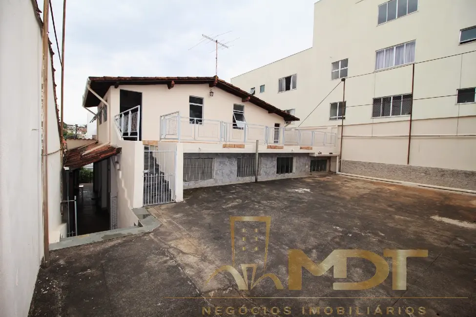Casa com 4 quartos à venda, 200m2 em Santa Mônica, Belo Horizonte - MG - imagem 3 Foto 3 de Casa com 4 quartos à venda, 200m2 em Santa Mônica, Belo Horizonte - MG