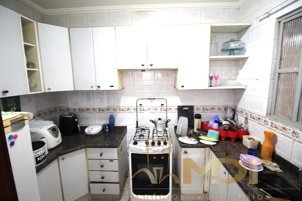 Casa com 4 quartos à venda, 200m2 em Santa Mônica, Belo Horizonte - MG - imagem 7 Foto 7 de Casa com 4 quartos à venda, 200m2 em Santa Mônica, Belo Horizonte - MG