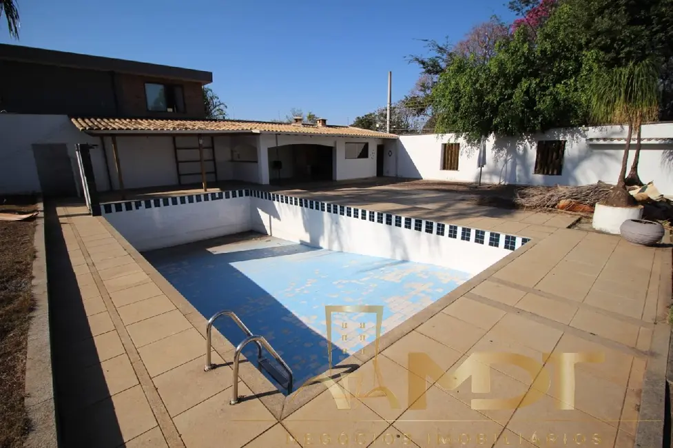 Casa com 3 quartos à venda, 260m2 em Braúnas, Belo Horizonte - MG - imagem 2 Foto 2 de Casa com 3 quartos à venda, 260m2 em Braúnas, Belo Horizonte - MG