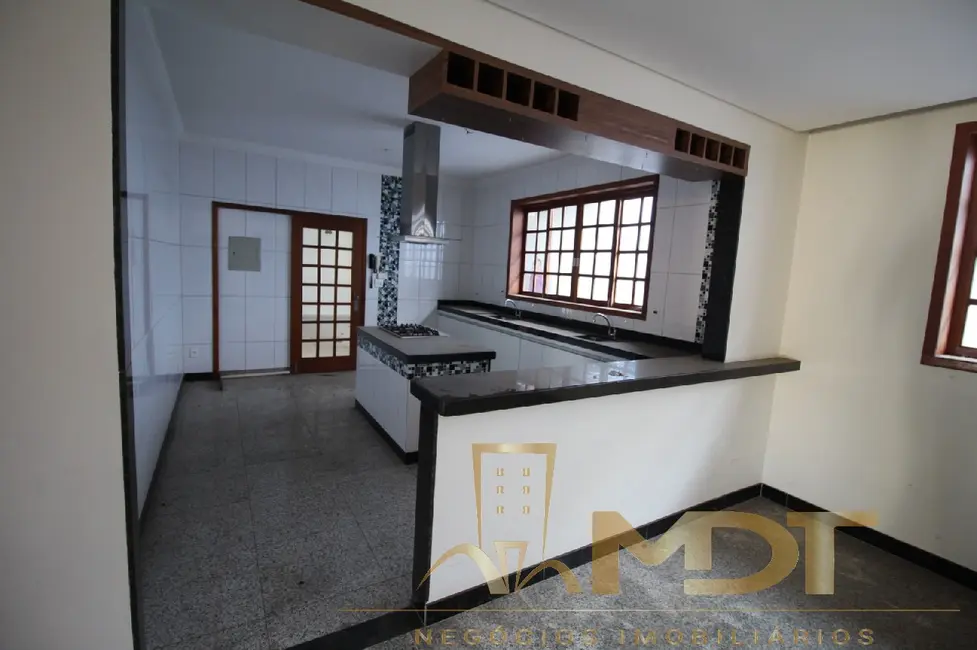 Casa com 3 quartos à venda, 260m2 em Braúnas, Belo Horizonte - MG - imagem 8 Foto 8 de Casa com 3 quartos à venda, 260m2 em Braúnas, Belo Horizonte - MG