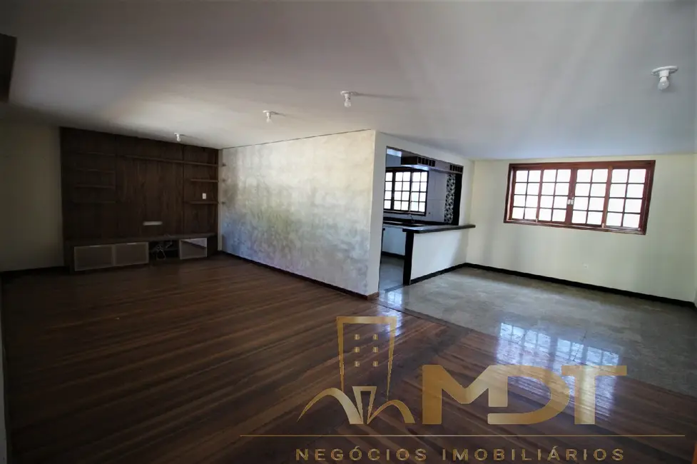Casa com 3 quartos à venda, 260m2 em Braúnas, Belo Horizonte - MG - imagem 6 Foto 6 de Casa com 3 quartos à venda, 260m2 em Braúnas, Belo Horizonte - MG