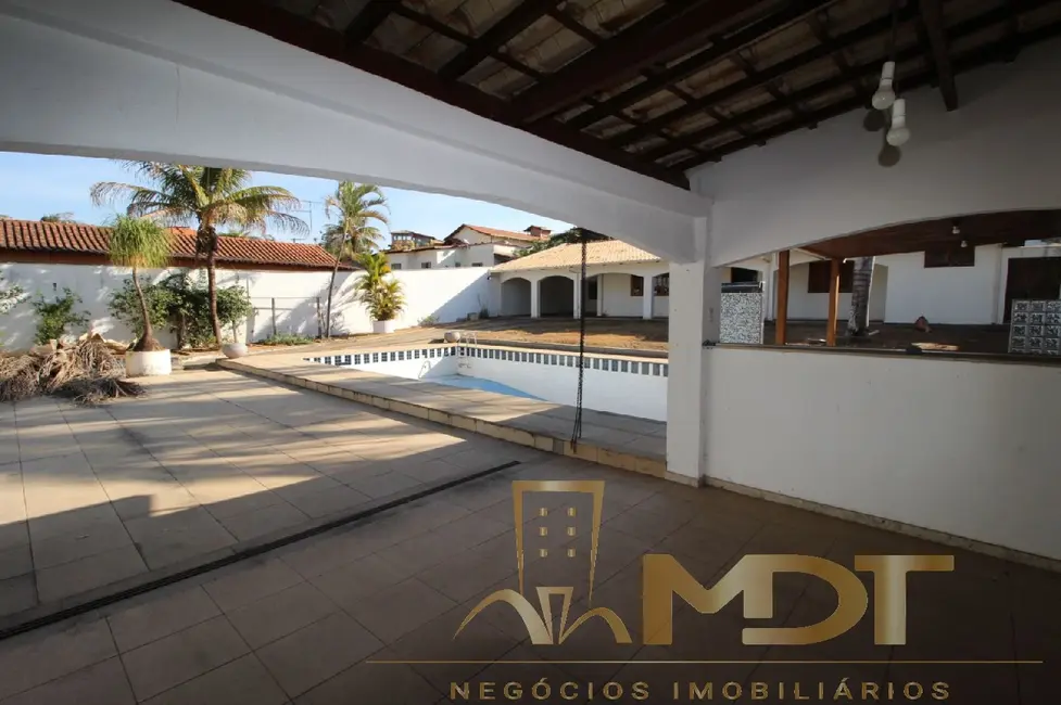 Casa com 3 quartos à venda, 260m2 em Braúnas, Belo Horizonte - MG - imagem 1 Foto 1 de Casa com 3 quartos à venda, 260m2 em Braúnas, Belo Horizonte - MG
