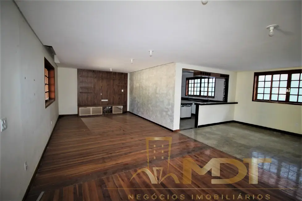 Casa com 3 quartos à venda, 260m2 em Braúnas, Belo Horizonte - MG - imagem 7 Foto 7 de Casa com 3 quartos à venda, 260m2 em Braúnas, Belo Horizonte - MG