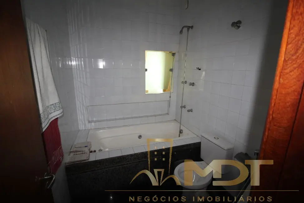 Casa com 4 quartos à venda, 500m2 em Garças, Belo Horizonte - MG - imagem 2 Foto 2 de Casa com 4 quartos à venda, 500m2 em Garças, Belo Horizonte - MG