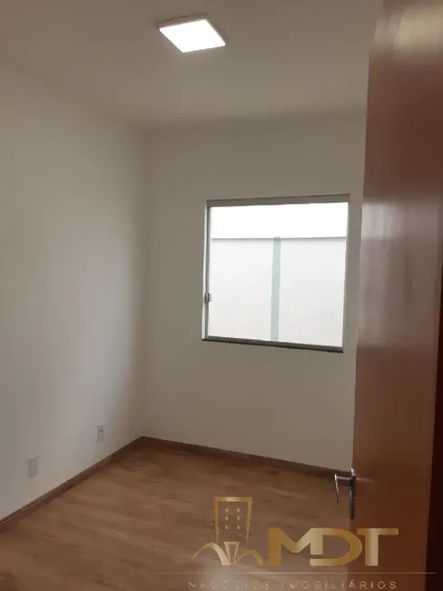 Foto 2 de Casa de Condomínio com 3 quartos à venda, 90m2 em Sao Jose Da Lapa - MG