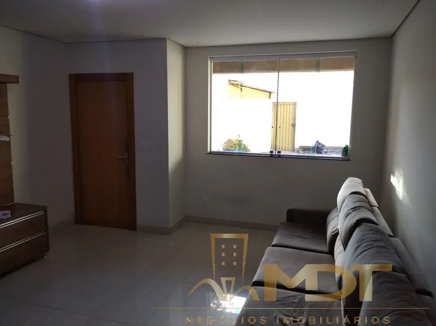 Casa com 4 quartos à venda, 300m2 em Santa Mônica, Belo Horizonte - MG - imagem 4 Foto 4 de Casa com 4 quartos à venda, 300m2 em Santa Mônica, Belo Horizonte - MG