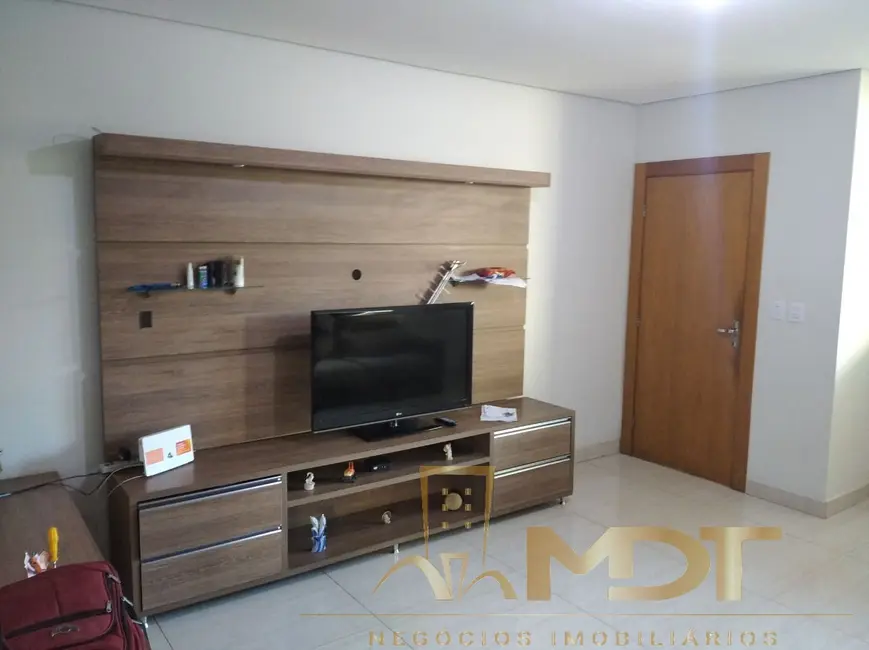 Casa com 4 quartos à venda, 300m2 em Santa Mônica, Belo Horizonte - MG - imagem 8 Foto 8 de Casa com 4 quartos à venda, 300m2 em Santa Mônica, Belo Horizonte - MG