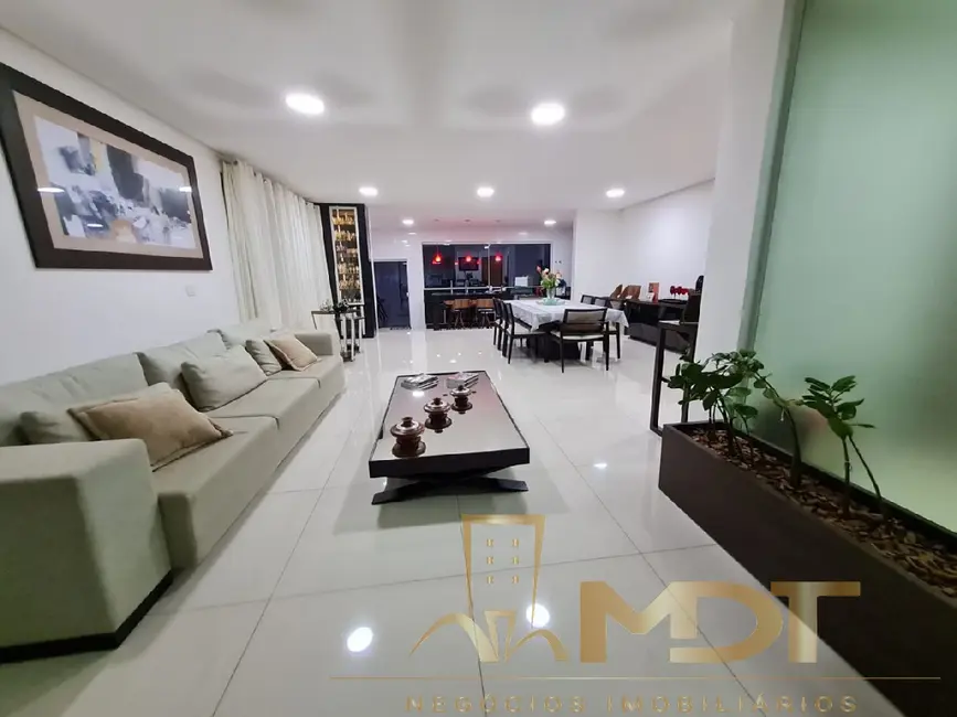 Casa de Condomínio com 4 quartos à venda, 600m2 em Vespasiano - MG - imagem 8 Foto 8 de Casa de Condomínio com 4 quartos à venda, 600m2 em Vespasiano - MG