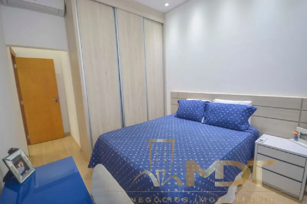 Casa de Condomínio com 4 quartos à venda, 375m2 em Vespasiano - MG - imagem 4 Foto 4 de Casa de Condomínio com 4 quartos à venda, 375m2 em Vespasiano - MG