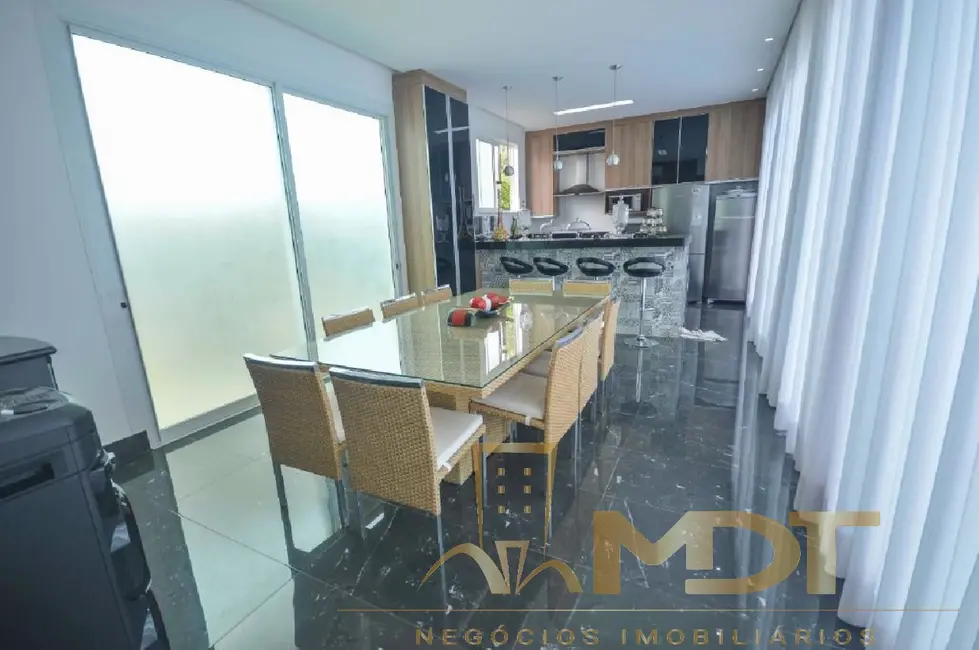 Casa de Condomínio com 4 quartos à venda, 375m2 em Vespasiano - MG - imagem 8 Foto 8 de Casa de Condomínio com 4 quartos à venda, 375m2 em Vespasiano - MG