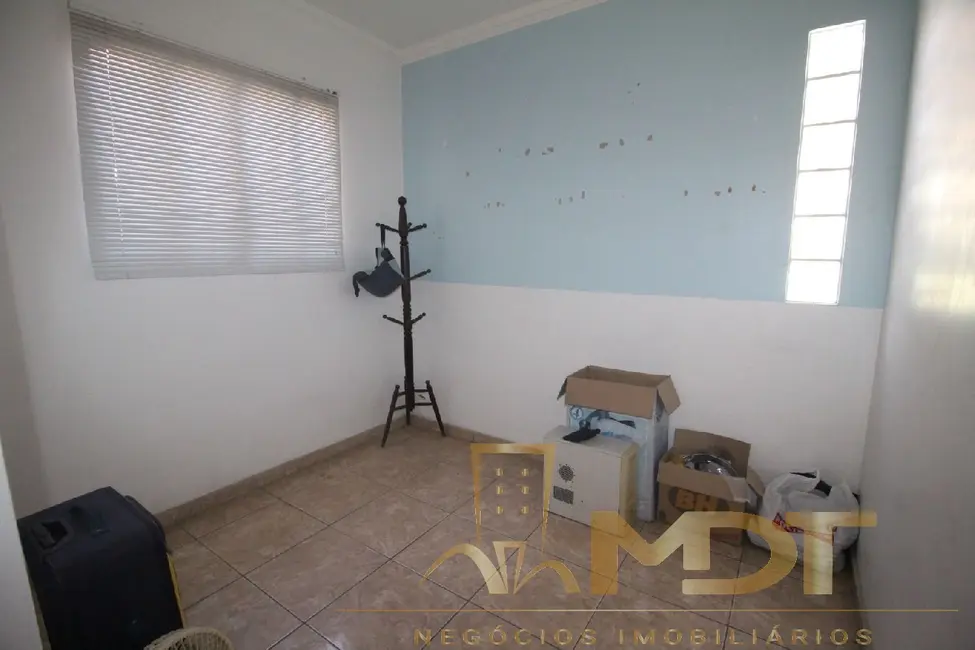 Casa com 3 quartos à venda, 140m2 em São João Batista (Venda Nova), Belo Horizonte - MG - imagem 4 Foto 4 de Casa com 3 quartos à venda, 140m2 em São João Batista (Venda Nova), Belo Horizonte - MG