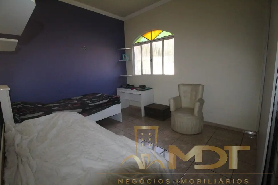 Casa com 3 quartos à venda, 140m2 em São João Batista (Venda Nova), Belo Horizonte - MG - imagem 8 Foto 8 de Casa com 3 quartos à venda, 140m2 em São João Batista (Venda Nova), Belo Horizonte - MG