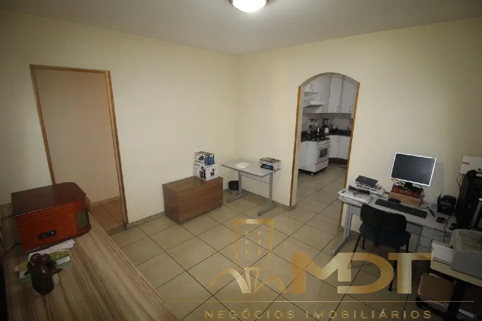 Casa com 3 quartos à venda, 200m2 em Mantiqueira, Belo Horizonte - MG - imagem 9 Foto 9 de Casa com 3 quartos à venda, 200m2 em Mantiqueira, Belo Horizonte - MG