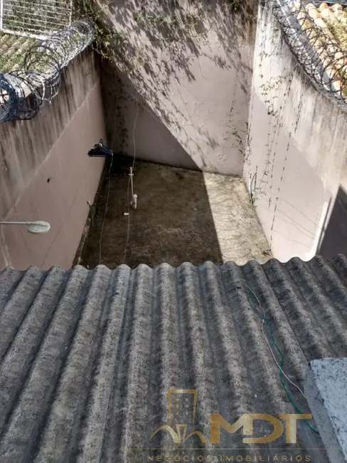 Foto 9 de Casa com 2 quartos à venda, 78m2 em Monte Carlo, Santa Luzia - MG